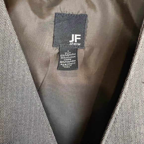 J.Ferrar Men's Soft Brown Vest - Picture 5 of 8